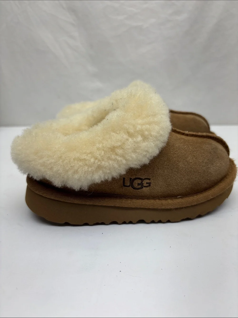 UGG Cozy Slippers for toddler girl, SZ 10, box 75